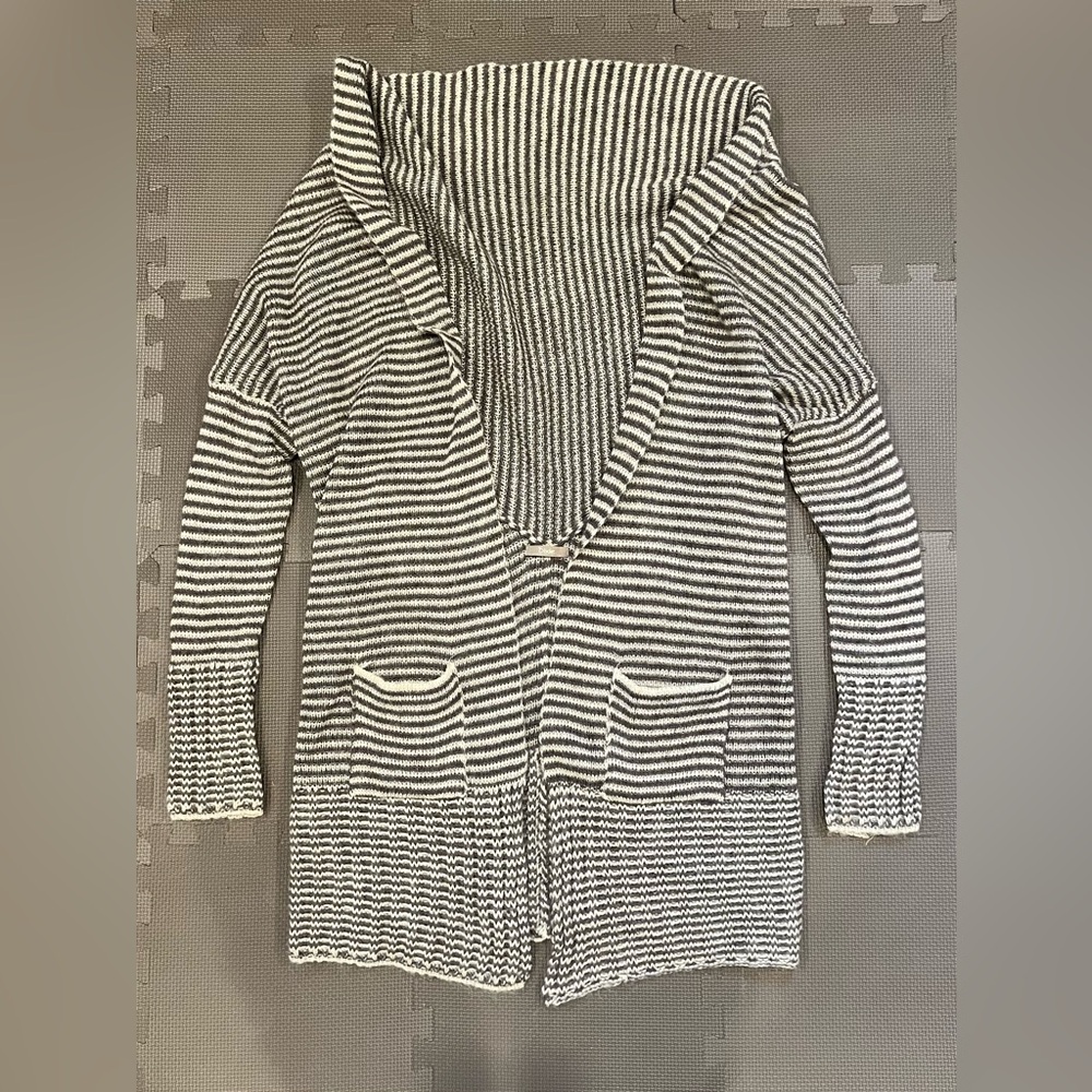 Striped Black and White Women's Sweater Italian brand Dixie